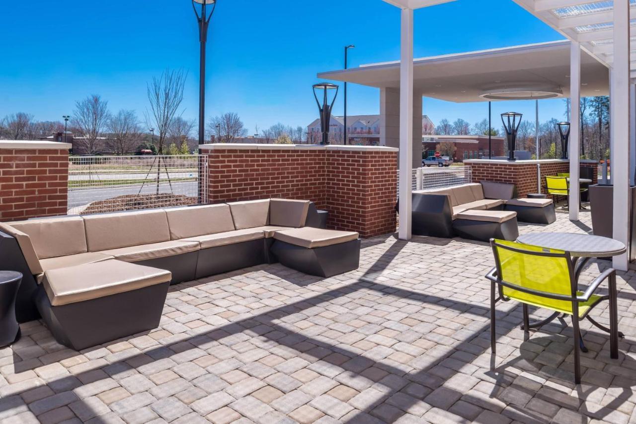 Springhill Suites By Marriott Greensboro Airport Exterior photo